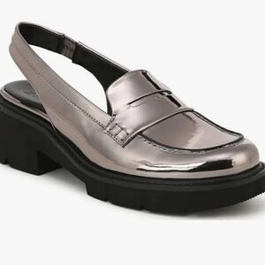 Naturalizer Silver Flats with Slingback and Chunky Sole